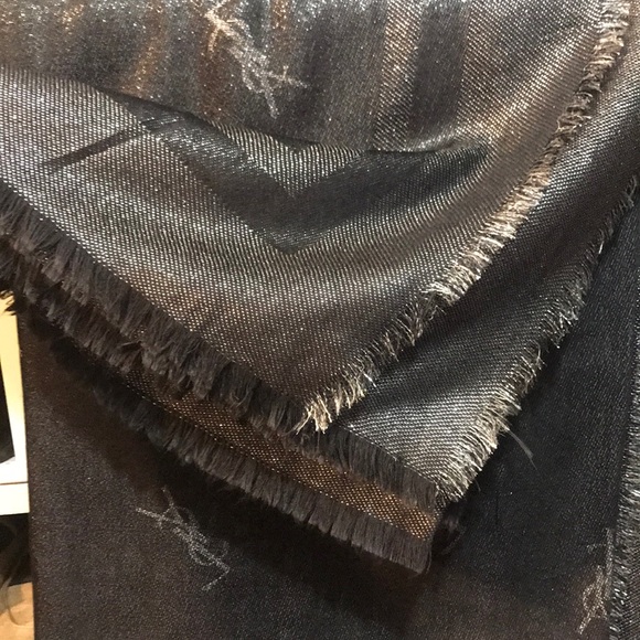 YSL LOGO SCARF 💯 - Picture 6 of 6